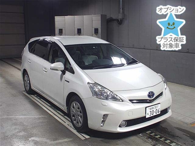 5796 Toyota Prius alpha ZVW40W 2013 г. (JU Gifu)